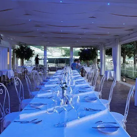 Poseidon Boutique & Events 4*